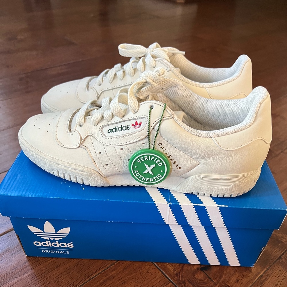 Yeezy Powerphase Calabasas size 6